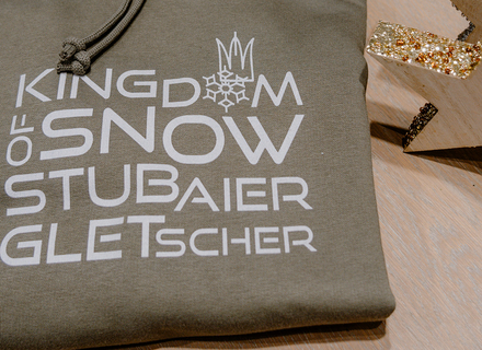olivgrüner Hoodie mit Stubaier Gletscher Icon