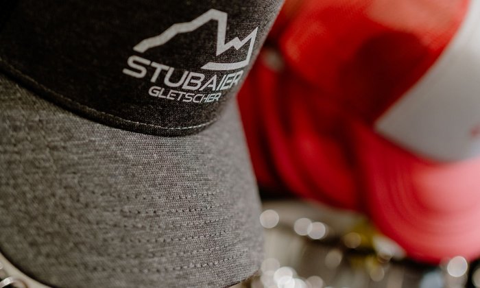Graue Merchandising Schildkappe Stubaier Gletscher 